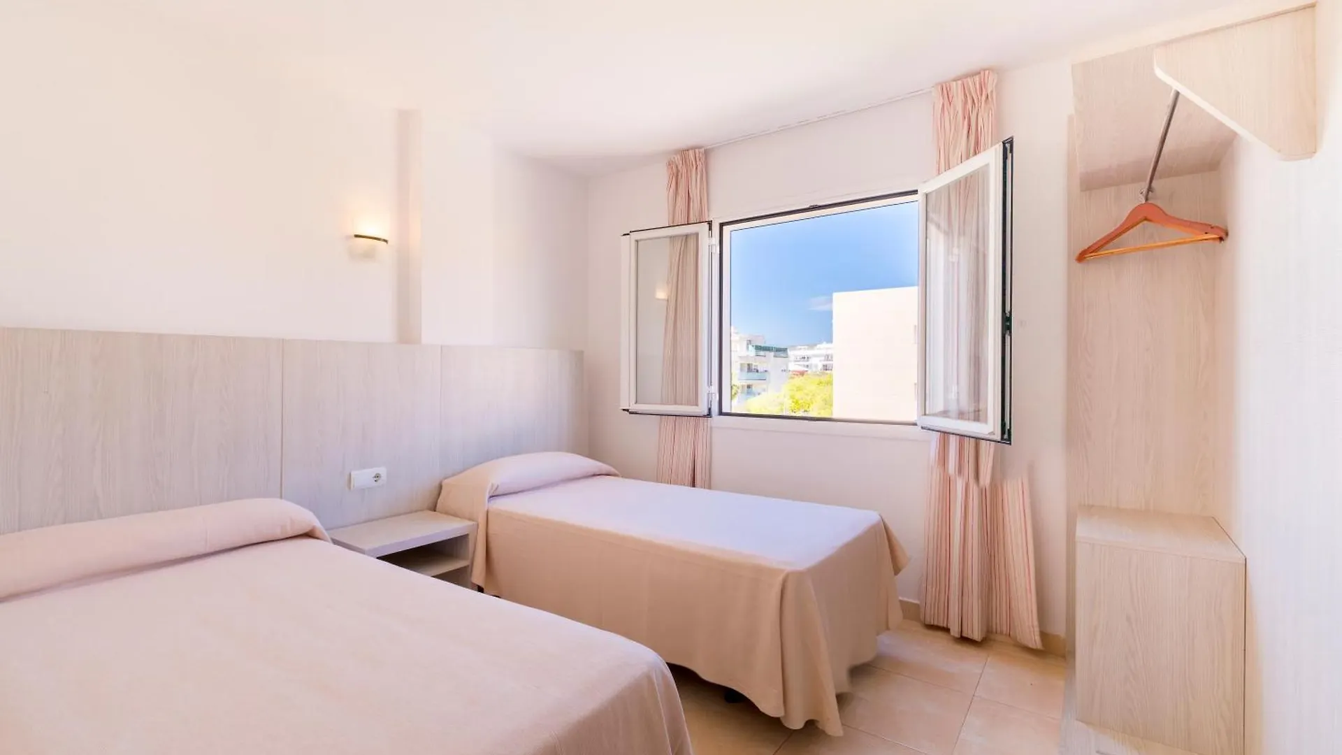 Avenida - Mc Apartments Ibiza